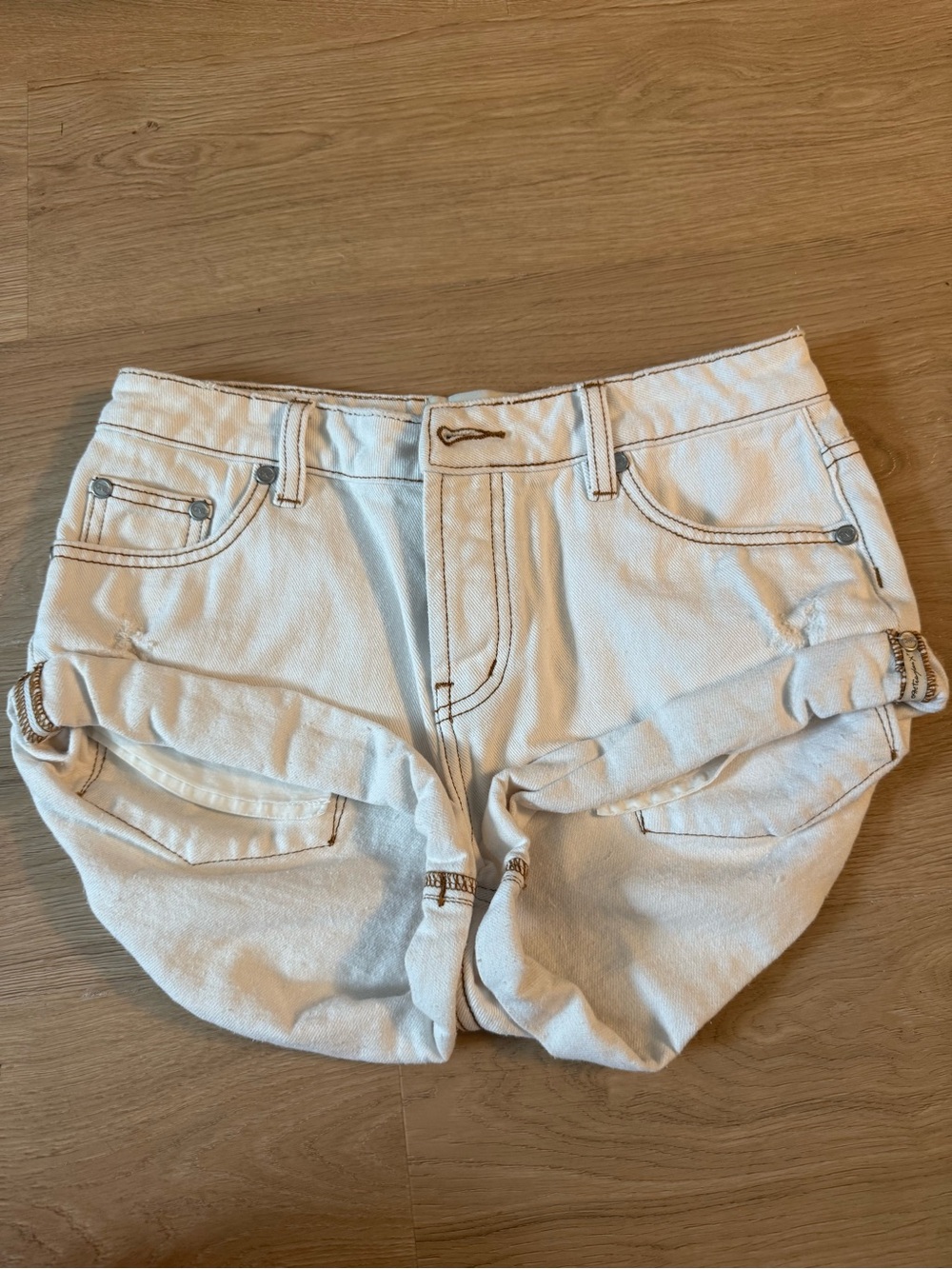 ONE TEASPOON Bandits Distressed Cuff Cutoff White Denim Shorts Size 24